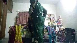 Văn phòng Đầu với mộ ...