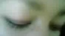 Với vú nhỏ nhẹ nhàng ...