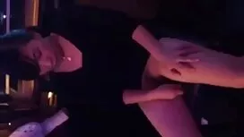 Bốn trẻ đang chơi ph ...