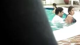 Cô gái nga ăn một tr ...