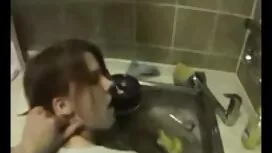 IRA với mông trần xe ...