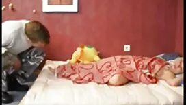 Em yêu, vuốt ve phim ...