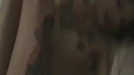 Tóc vàng, làm yoga p ...
